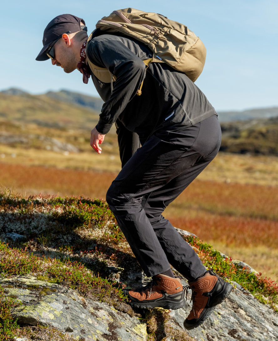 Men's Targhee IV Waterproof Hiking Boot | Tumbled Java - Image 9